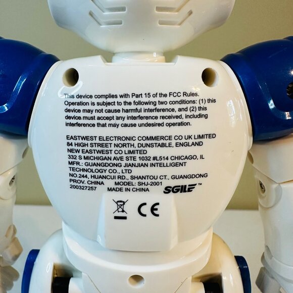 Remote Control Robot With Remote Control & Interactive Features RC Robot - Picture 15 of 16